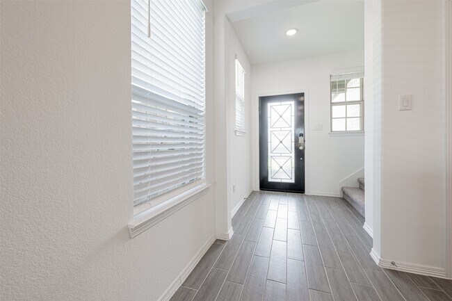 Building Photo - 5731 Tabula Rasa Dr