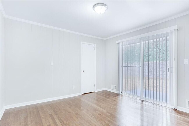 Building Photo - 3078 Rebecca Dr SW