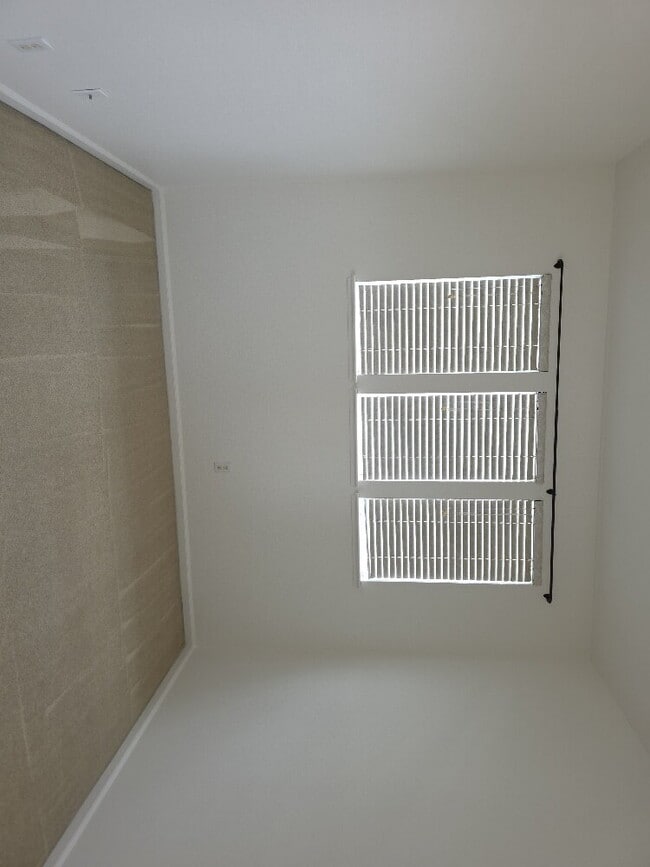 Building Photo - Beautiful house for rent in Folsom 4 bd 3 bath 1920 sq feet