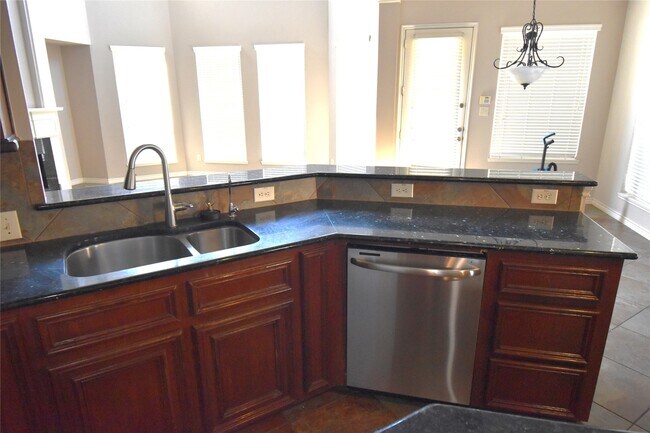 Building Photo - 17523 Driftwood Prairie Ln