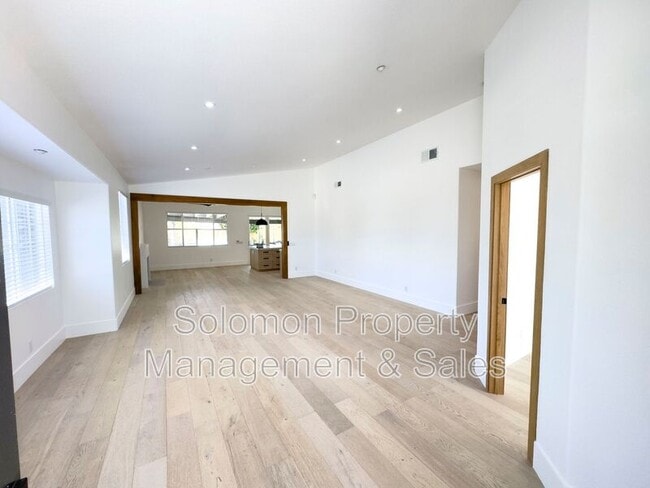 Building Photo - 1111 Britem Ct
