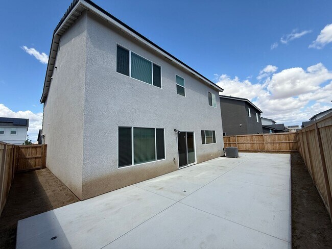 Building Photo - Brand new stunning 4-bedroom, 2.5-bathroom...