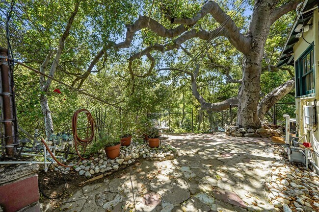 Building Photo - 7503 Willow Glen Rd