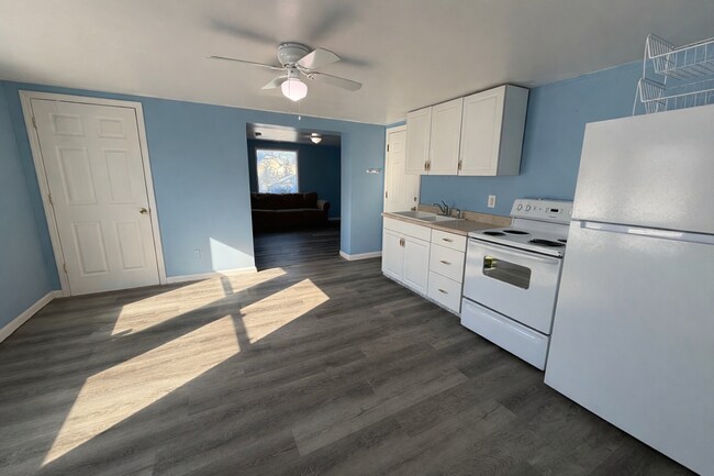 Building Photo - 145 Harris St