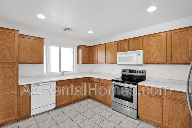 Building Photo - 701 S 122nd Ave