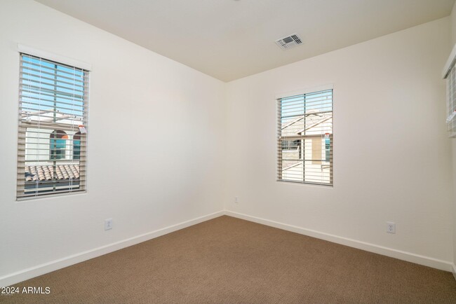 Building Photo - 4015 S Pecan Dr