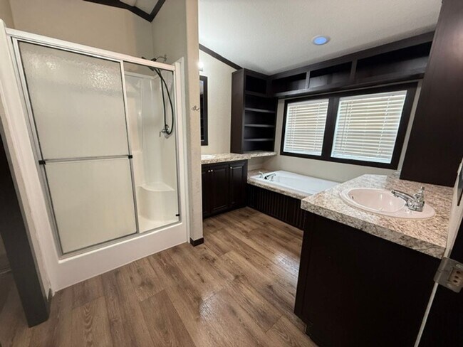 Building Photo - ? Beautifully Updated 3 Bedroom, 2 Bath Home in Bell City! ?