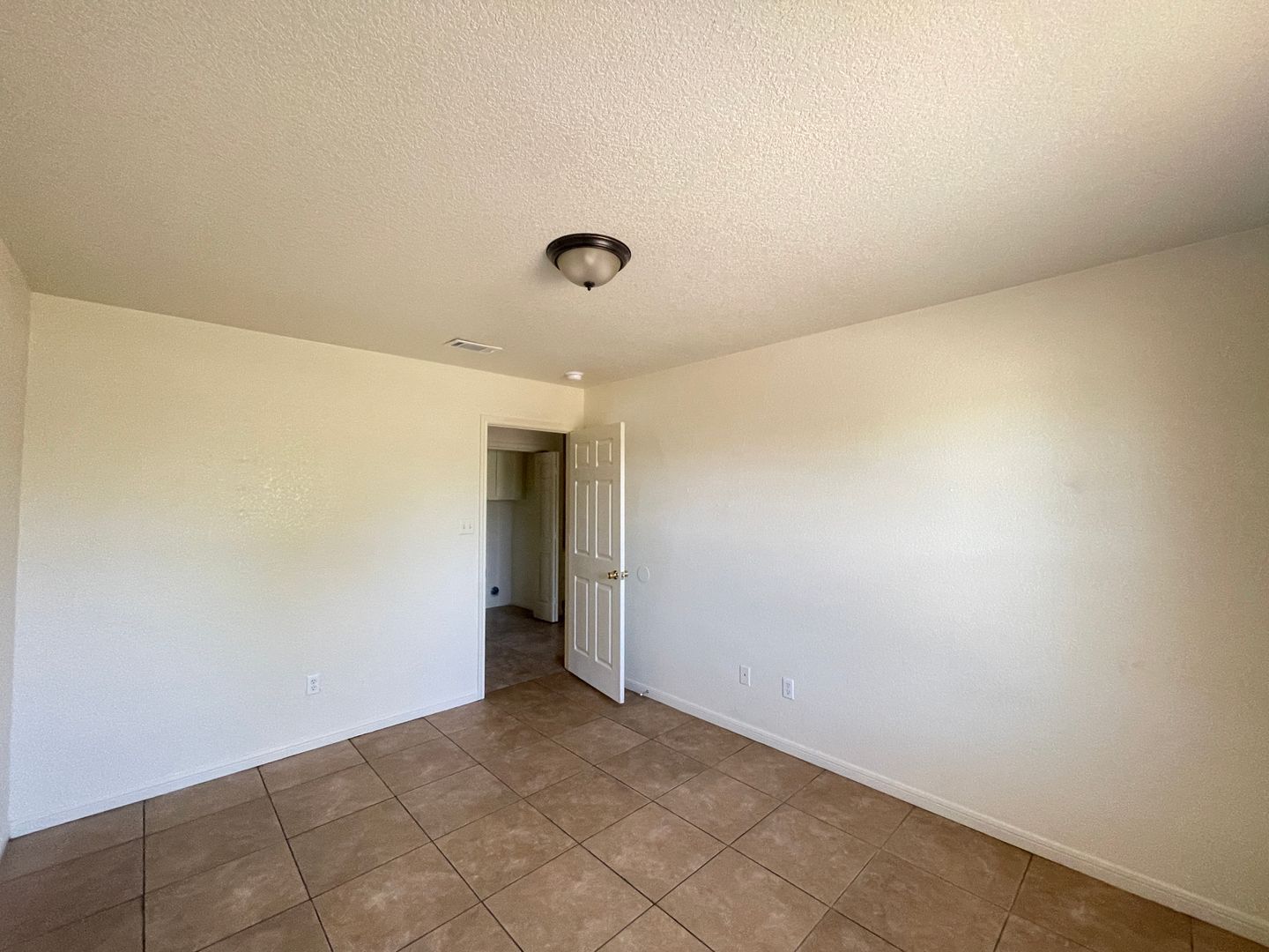 Building Photo - 2609 Vernice Loop