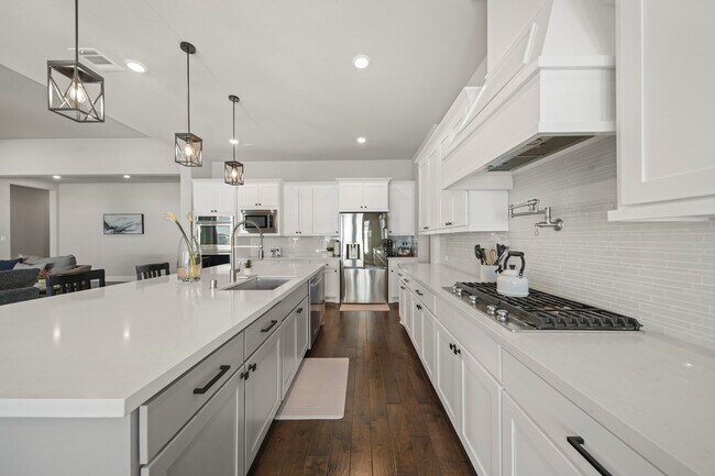 Building Photo - 9527 Sanger Wy