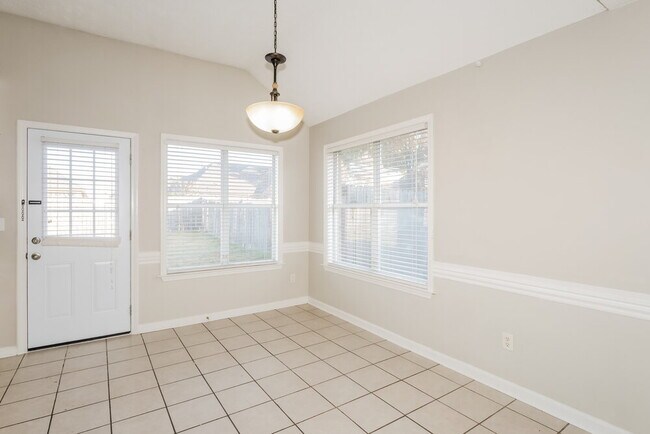 Building Photo - 13102 Braybourne Pl