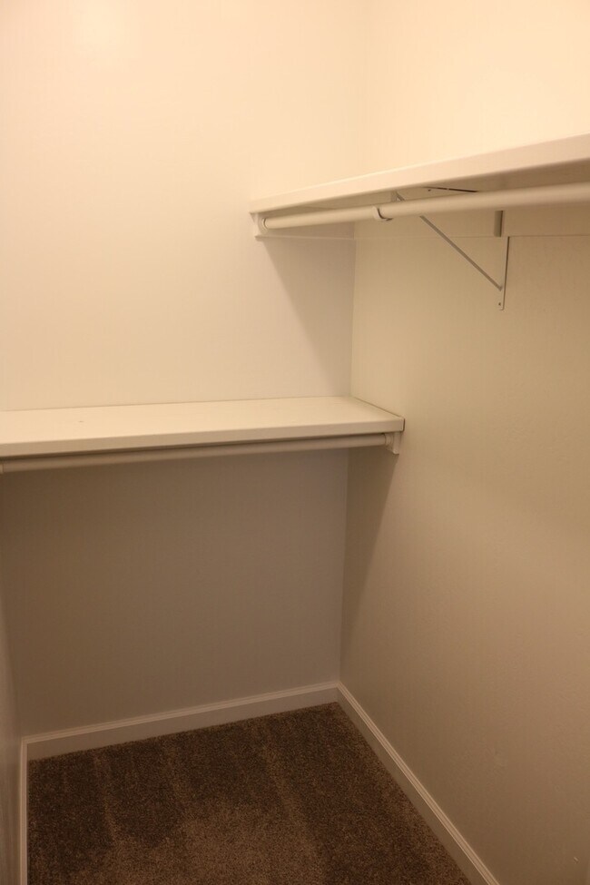 Building Photo - 863 Union St