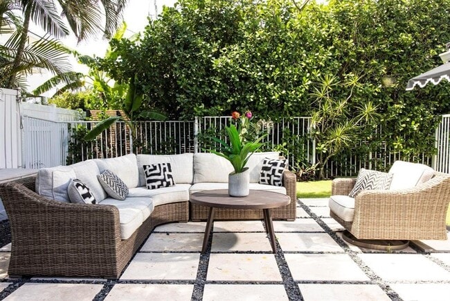 Building Photo - 222 N Tradewinds Ave