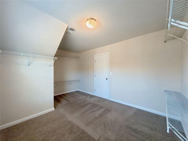 Building Photo - 2886 Cove View Ct SE