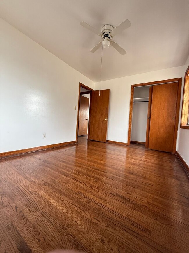 Building Photo - Cozy and New Renovated 3 Bedroom 2 Bath in...