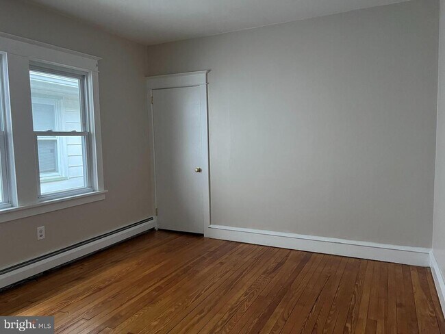 Building Photo - 38 Pressey St