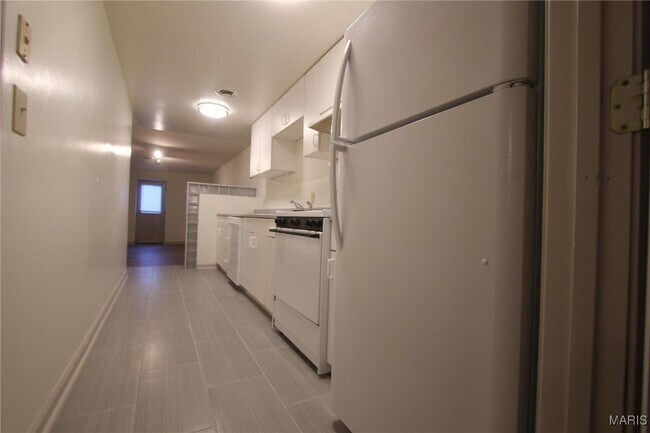 Building Photo - 3809 Shenandoah Ave