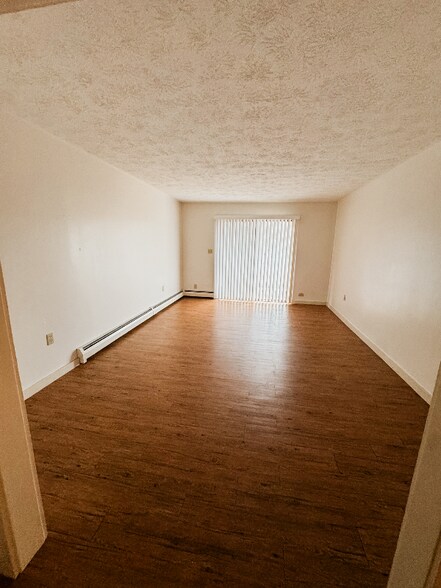 Building Photo - 23 Crown St