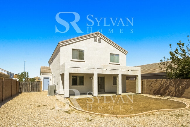 Building Photo - This lovely home is waiting for you!