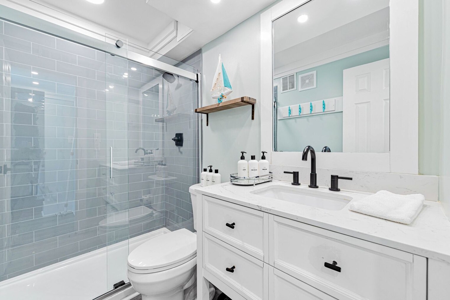 Building Photo - 885 Santa Rosa Blvd