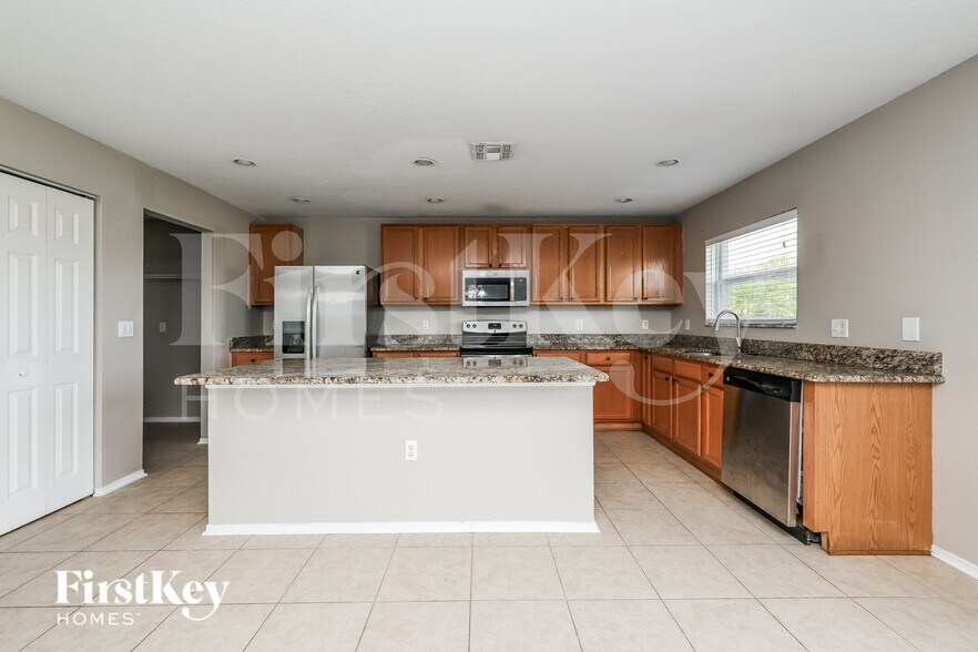 Building Photo - 5455 Sandy Shell Dr