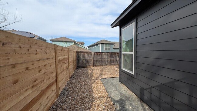 Building Photo - 2220 Yellow Jacket Ln