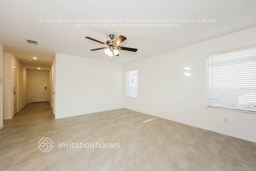 Building Photo - 2401 Ava Dr