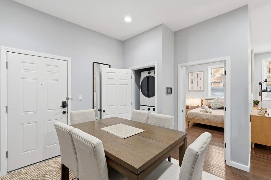 Building Photo - 41 Vroom St