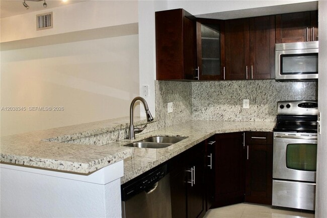 Building Photo - 2548 Centergate Dr