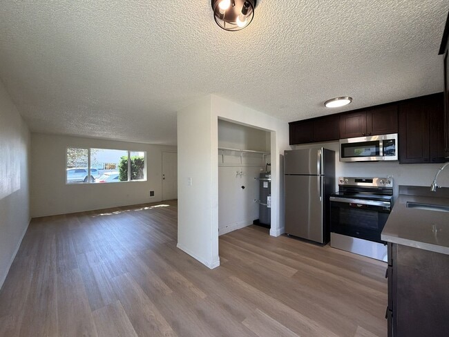 Building Photo - 5921 SE 83rd Ave