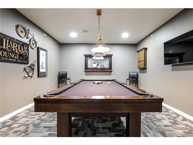 Building Photo - 28 7th St NE