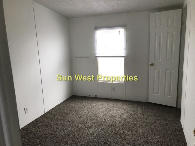 Building Photo - 3 Bedroom, 2 Bathroom Mobile Home