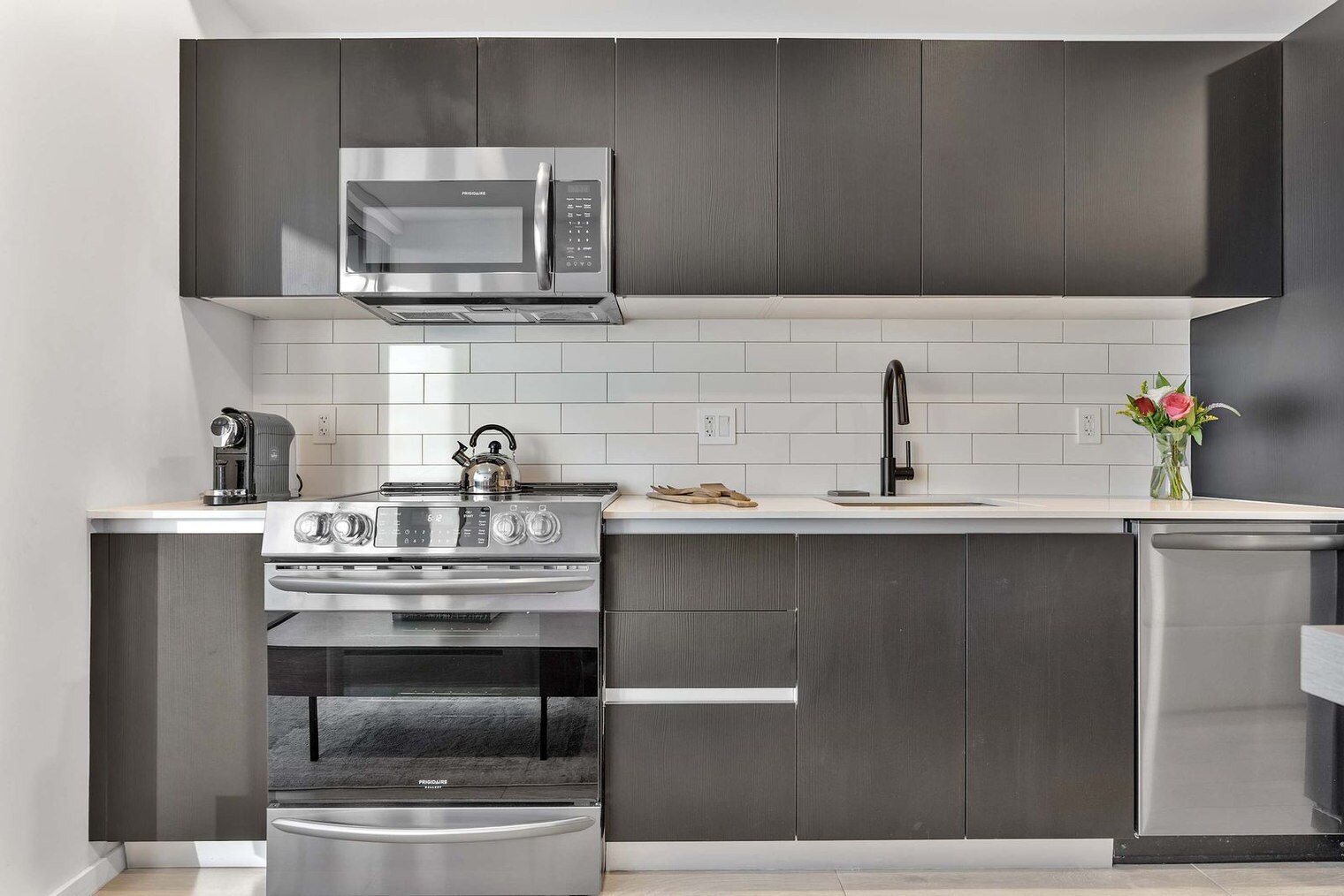 Building Photo - 398 NE 5th St