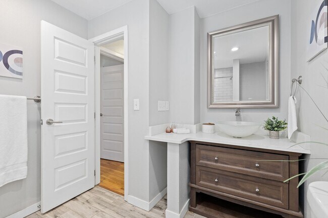 Building Photo - Recently Updated Home in Prime Sunnyside N...