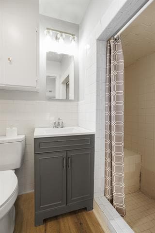 Building Photo - 2140 Glenwood Dr