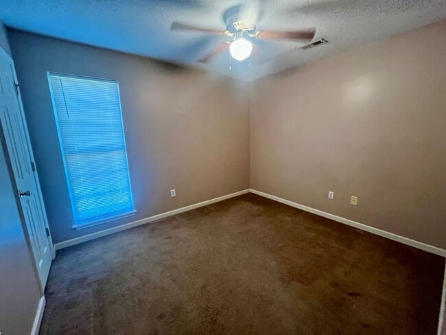 Building Photo - 1301 Davis Mill Rd