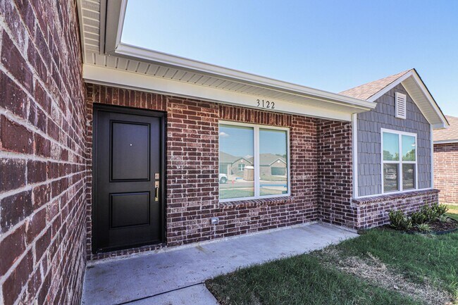 Building Photo - 3122 S 15th Pl