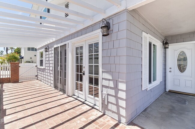 Building Photo - AVAILABLE NOW!!  WATERFRONT HOME ON MARINE...
