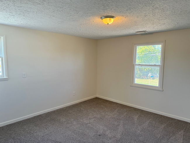 Building Photo - 2601 Elmo Ave