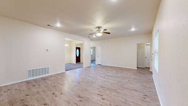 Building Photo - Minutes from Fort Hood charming 4 bedroom ...