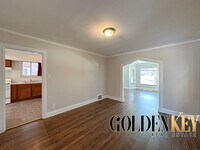 Building Photo - AVAILABLE NOW Home in University District ...