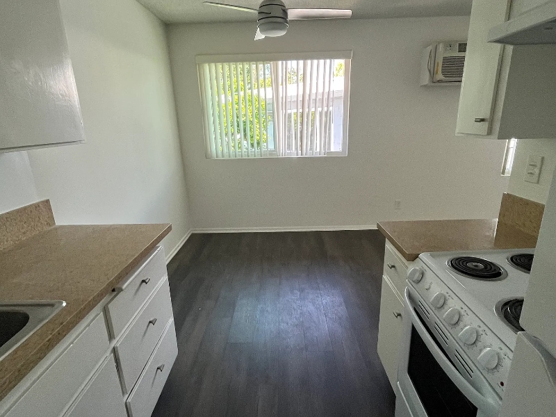 Building Photo - 10541 National Blvd