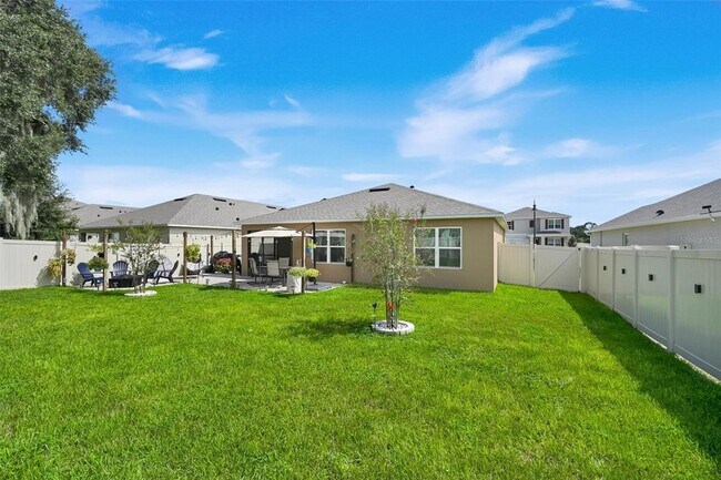 Building Photo - 5457 Hayloft Dr