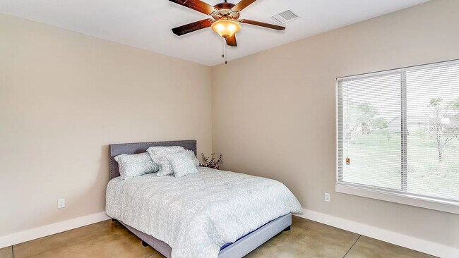 Primary Bedroom - 902 W Onewood Pl