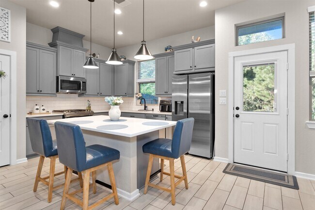 Building Photo - 579 Longleaf Pine Dr