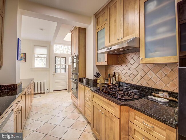 Building Photo - 3629 Ordway St NW