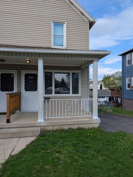 Primary Photo - 1440 St Ann St