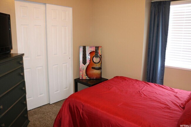 Building Photo - 3217 Ivy Park Dr