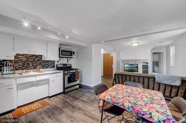 Primary Photo - 3624 Columbus Ave.