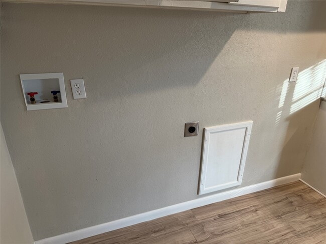 Building Photo - 7626 Rhobell St