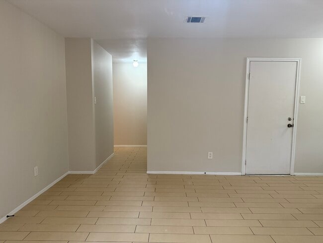 Building Photo - 510 Witter St